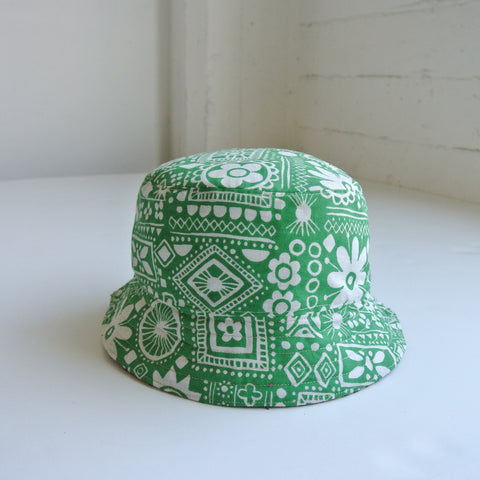 Reworked Reversible Bucket Hat 60s Hawaiian fabric x terry cloth Medium (Copy)