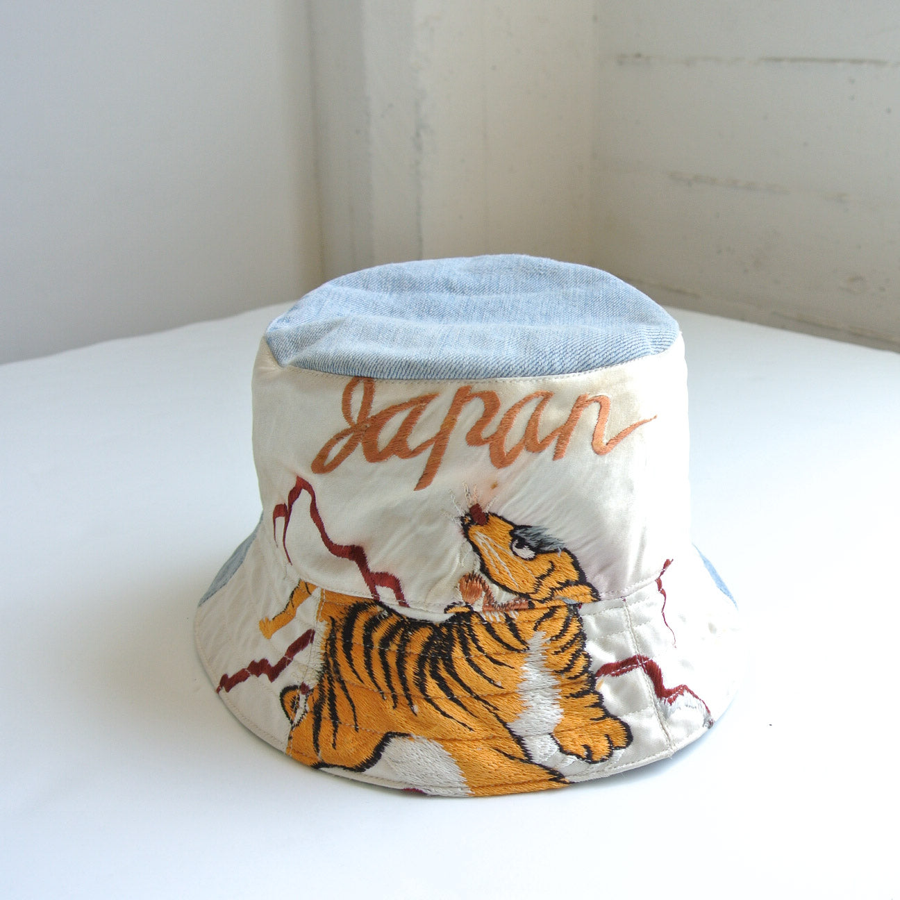 Reworked bucket hat Japan silk satin embroidered Small